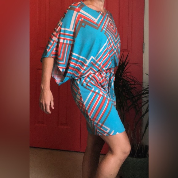 Jessica Simpson batwing dress - Picture 4 of 15